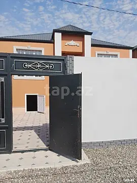 Satılır 4 otaqlı həyət evi 130 m² — Bakı 4 otaq 130.00 m²