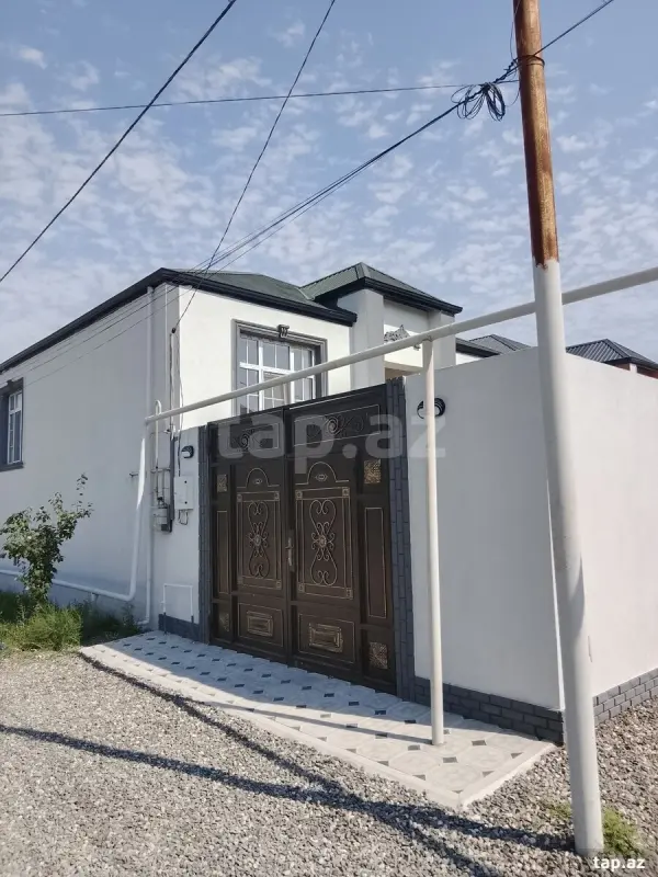 Satılır 4 otaqlı həyət evi 130 m²