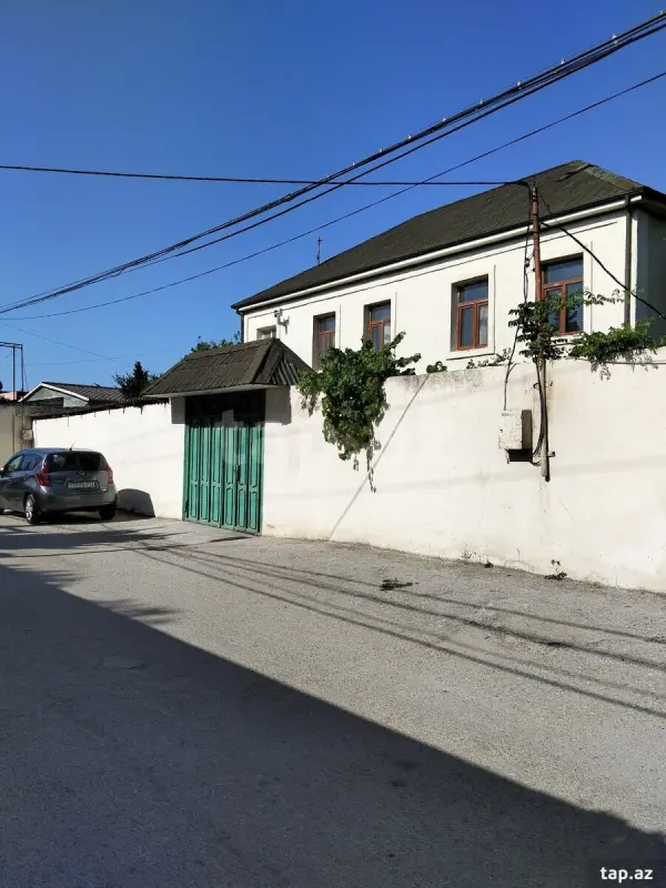 Satılır 4 otaqlı həyət evi 200 m²