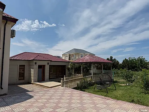 Kirayə verilir 4 otaqlı həyət evi 200 m² — Bakı, Novxanı 4 otaq 200.00 m²
