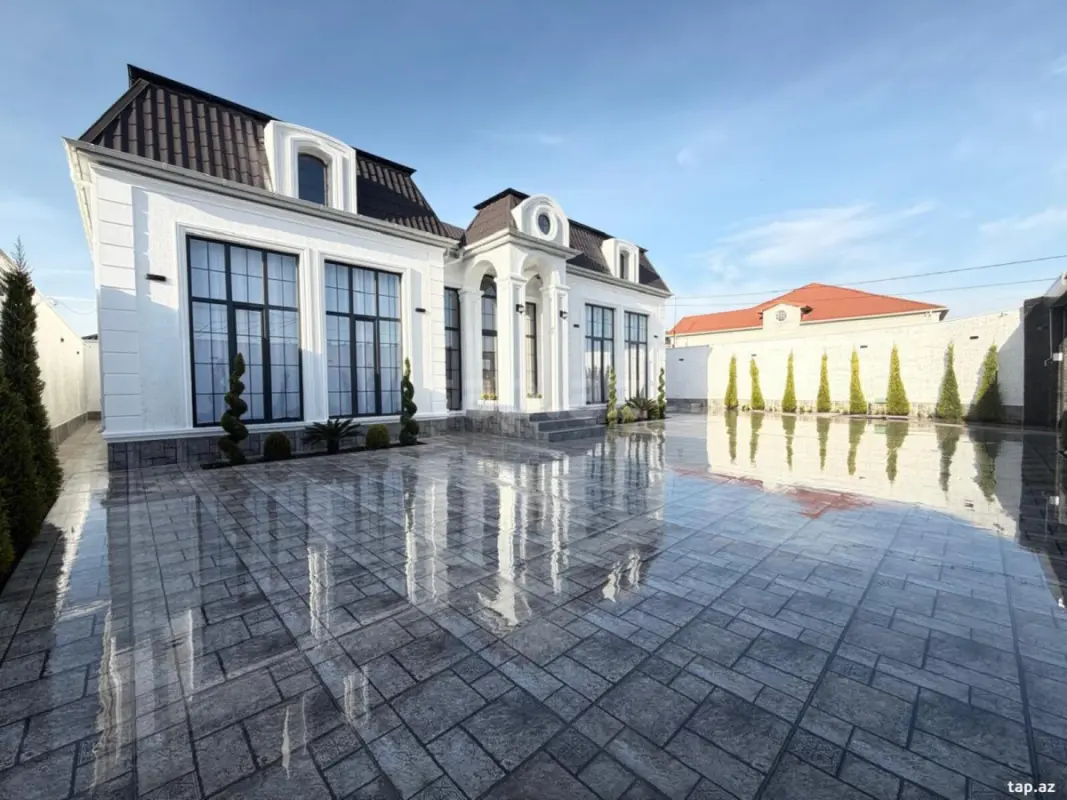 Satılır 4 otaqlı həyət evi 250 m²