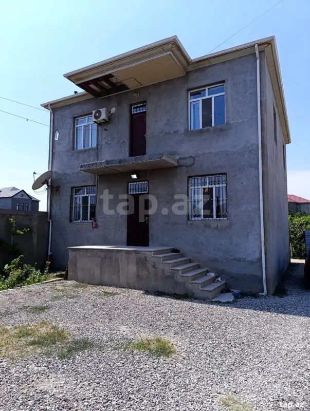 Satılır 4 otaqlı həyət evi 220 m²