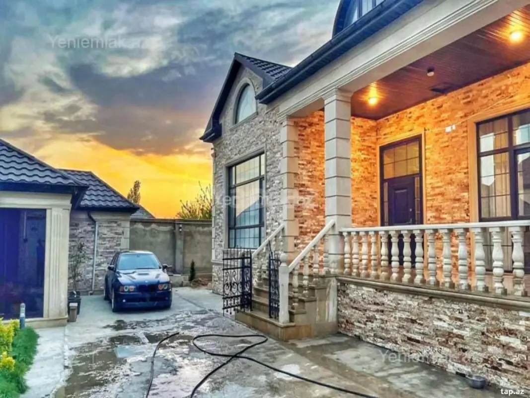 Satılır 5 otaqlı həyət evi 240 m²