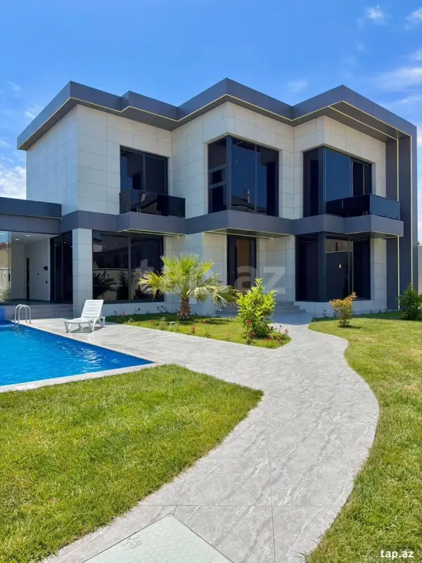 Satılır 5 otaqlı həyət evi 300 m²