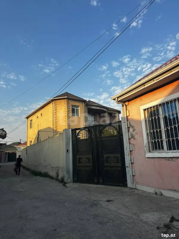 Satılır 7 otaqlı həyət evi 255 m²