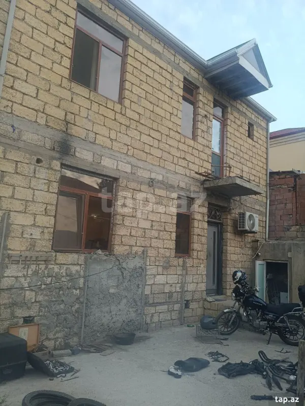 Satılır 5 otaqlı həyət evi 136 m²