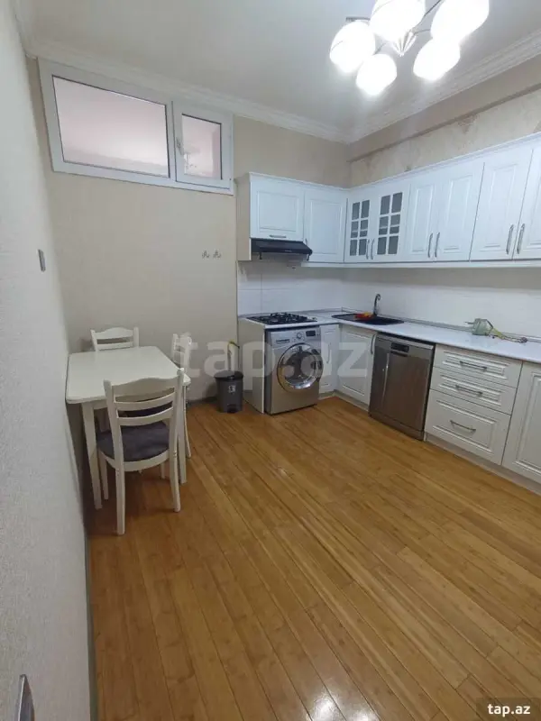 Kirayə verilir 3 otaqlı yeni tikili 98 m²