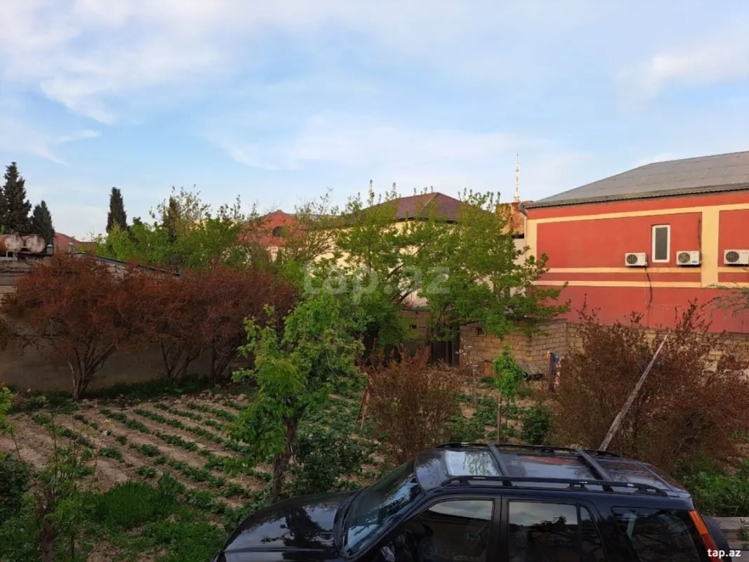 Satılır 5 otaqlı həyət evi 800 m²