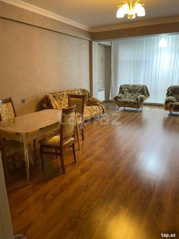 Kirayə verilir 3 otaqlı yeni tikili 150 m²