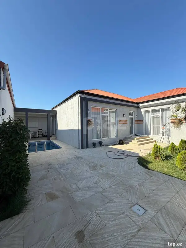 Satılır 4 otaqlı həyət evi 135 m²