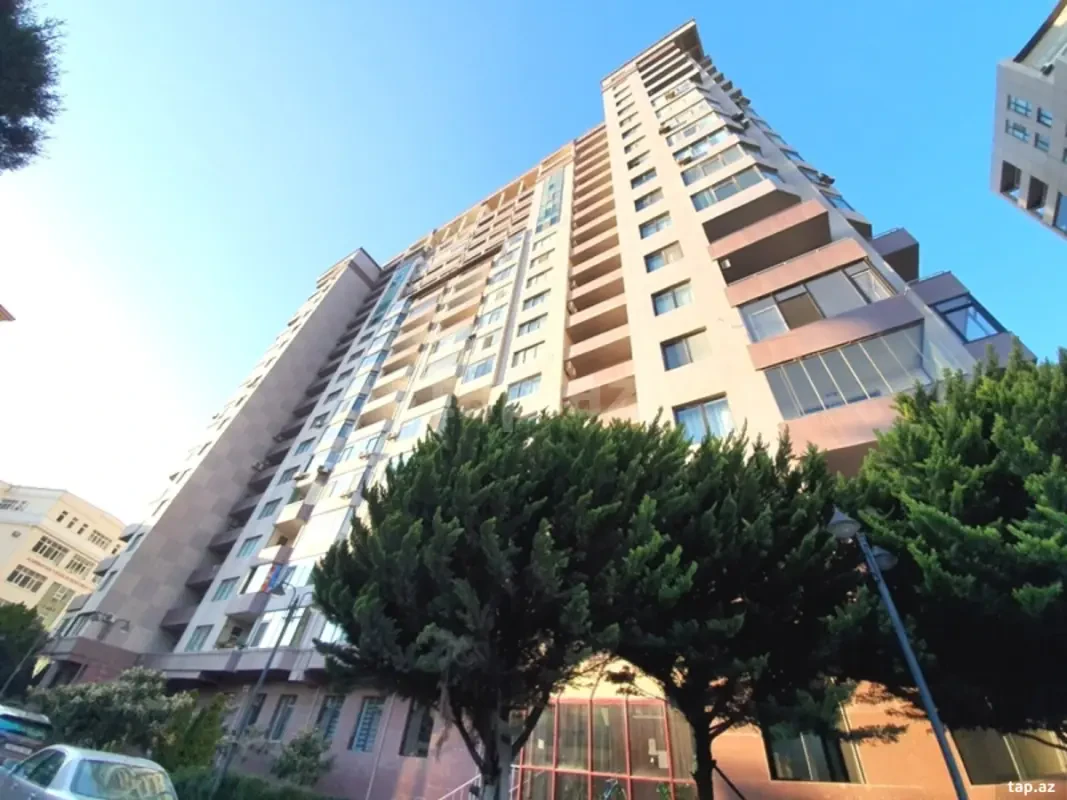 Kirayə verilir 3 otaqlı yeni tikili 148 m²