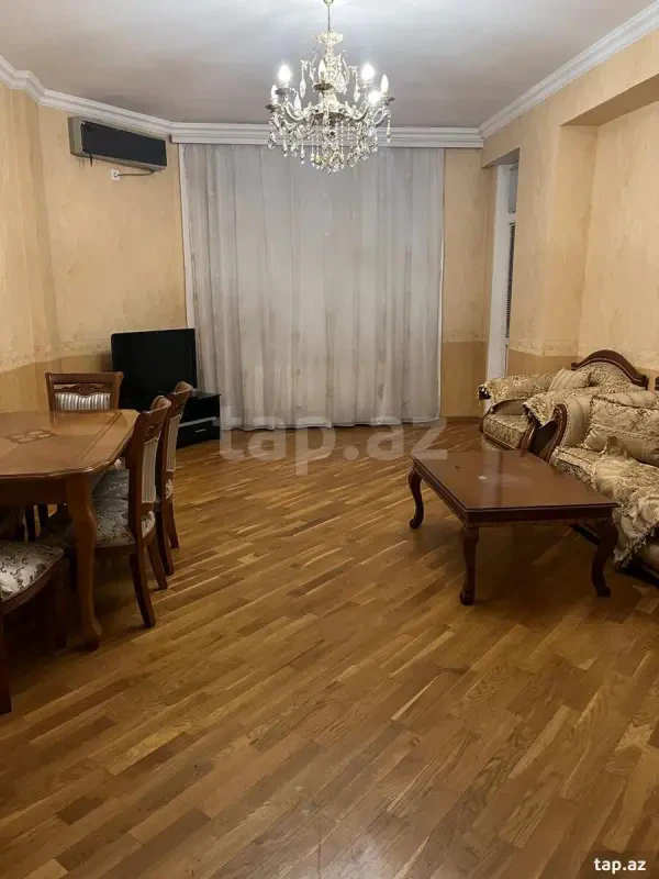 Kirayə verilir 3 otaqlı yeni tikili 150 m²
