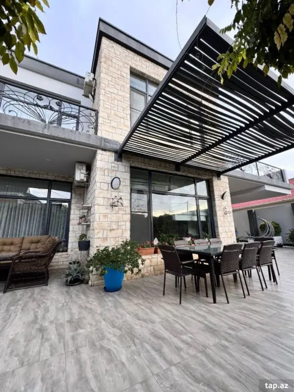 Satılır 6 otaqlı həyət evi 300 m²