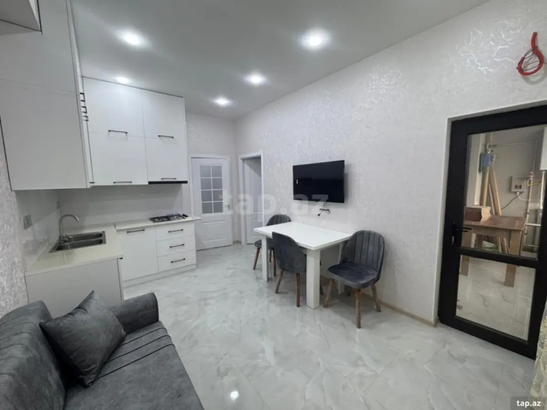 Kirayə verilir 3 otaqlı yeni tikili 70 m²