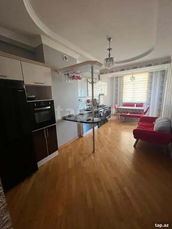 Kirayə verilir 3 otaqlı yeni tikili 135 m²