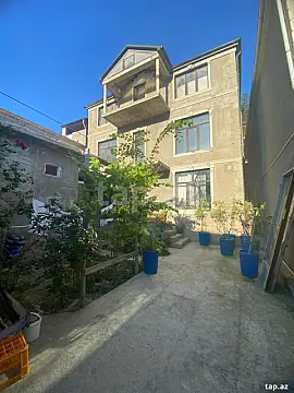Satılır 8 otaqlı həyət evi 300 m² — Bakı, Badamdar 8 otaq 300.00 m²