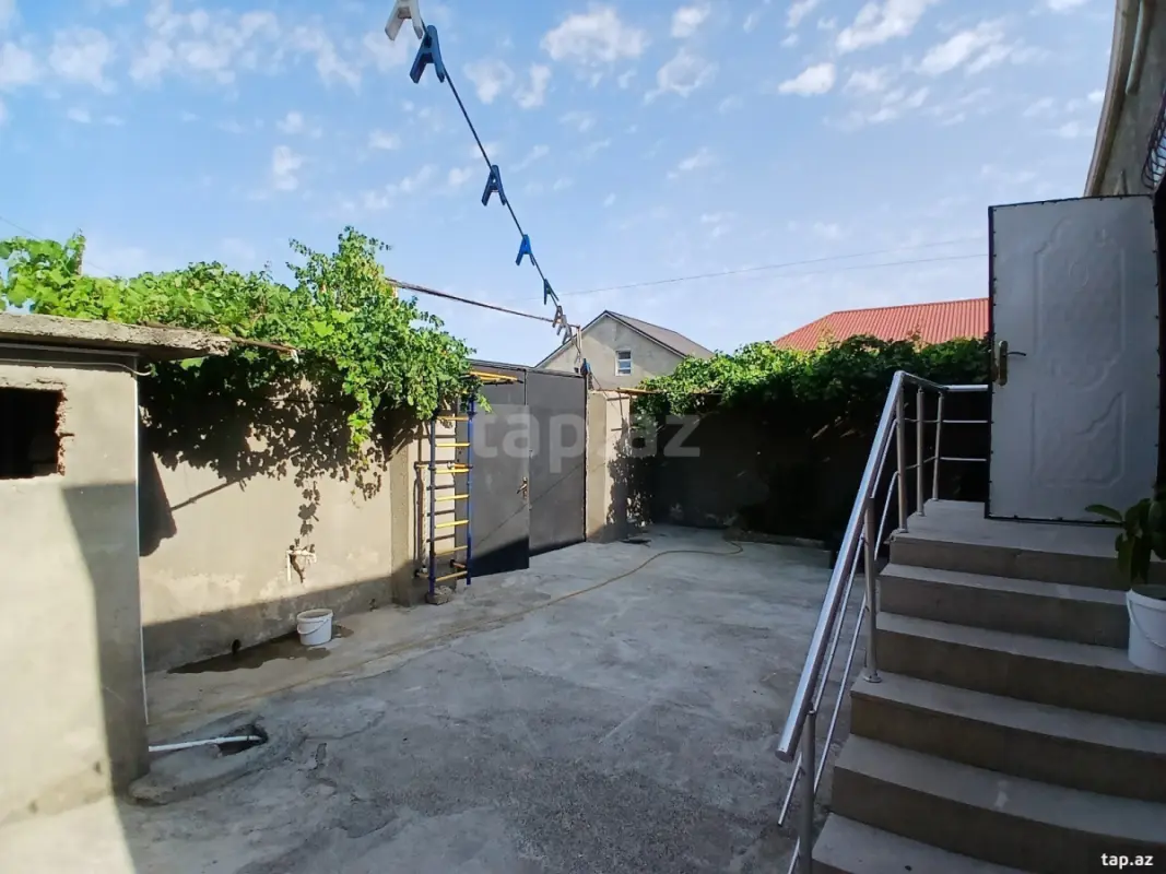 Satılır 4 otaqlı həyət evi 120 m²
