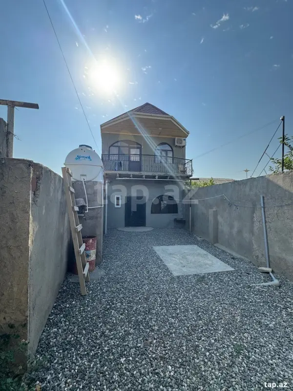 Satılır 7 otaqlı həyət evi 220 m²