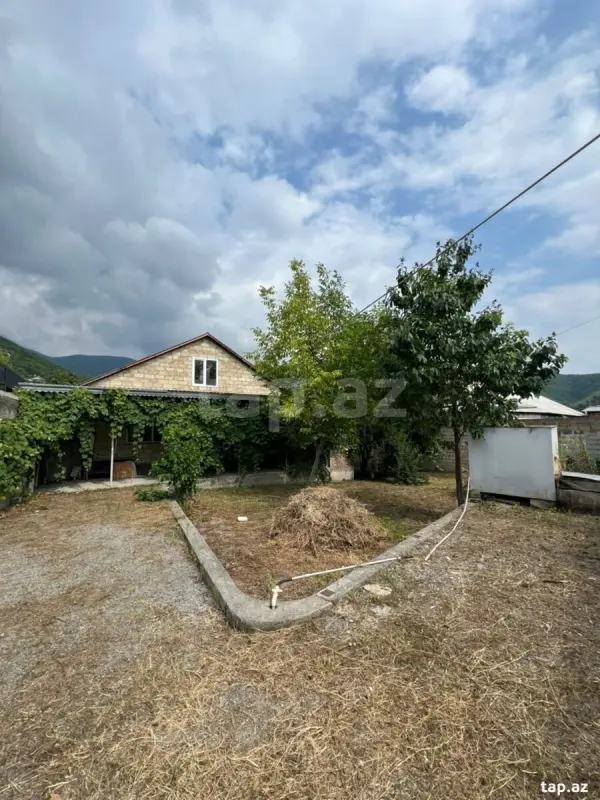 Satılır 3 otaqlı həyət evi 100 m²