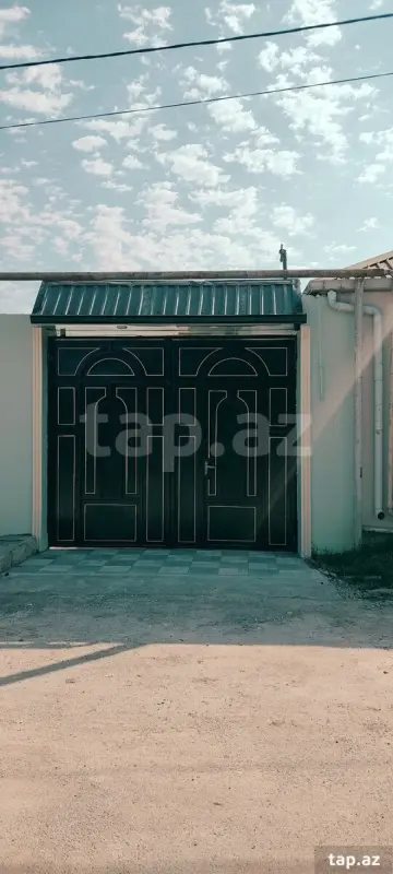 Satılır 4 otaqlı həyət evi 220 m²