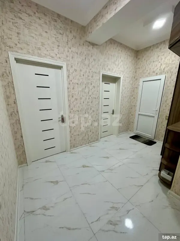 Kirayə verilir 2 otaqlı yeni tikili 70 m²