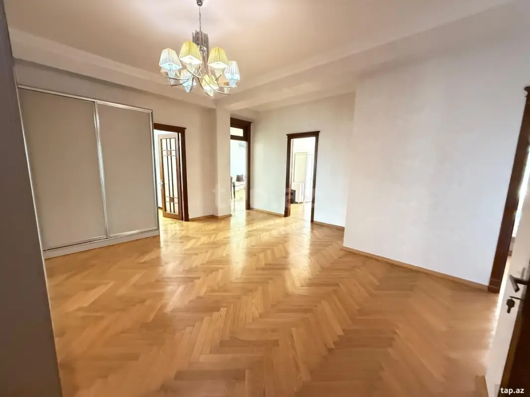 Satılır 4 otaqlı yeni tikili 209 m²