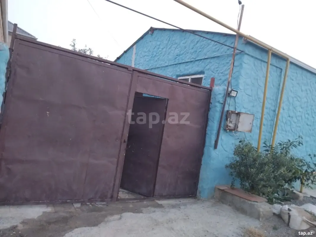 Satılır 4 otaqlı həyət evi 100 m²