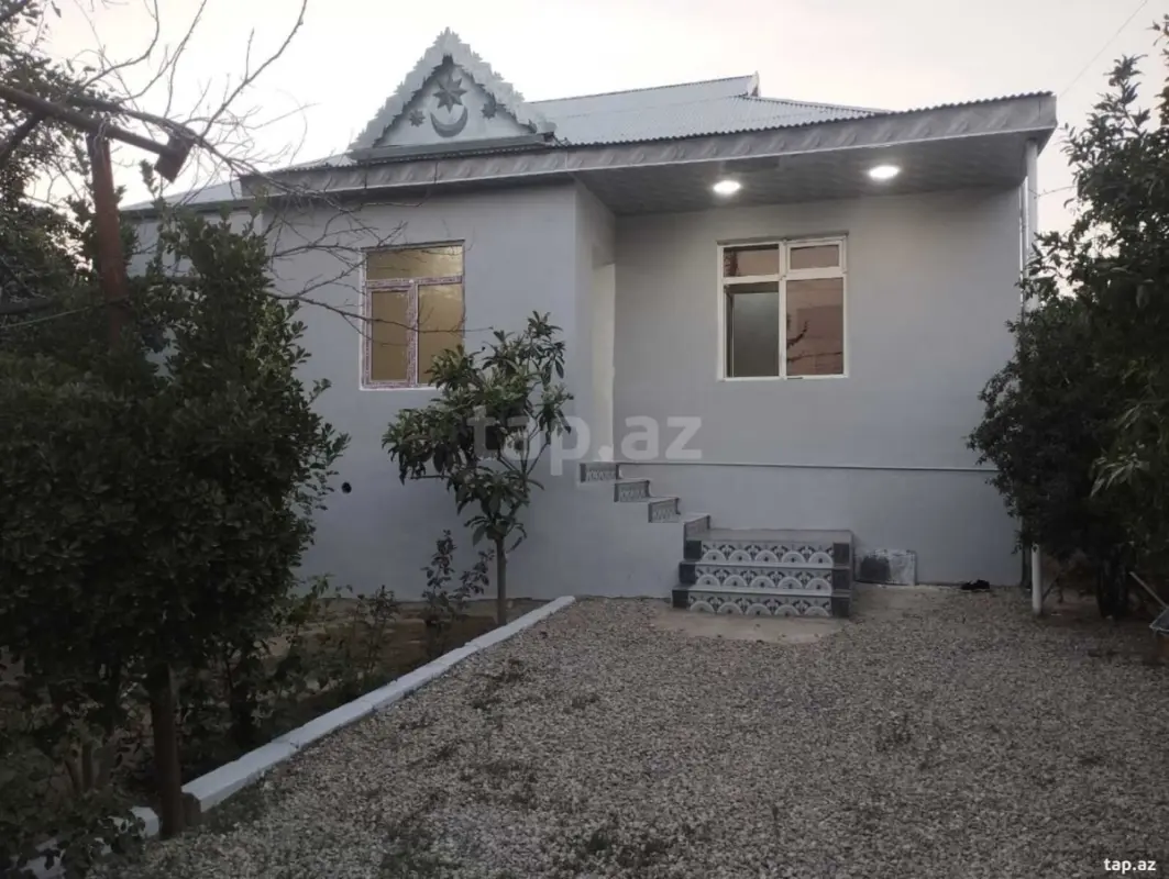 Satılır 4 otaqlı həyət evi 115 m²