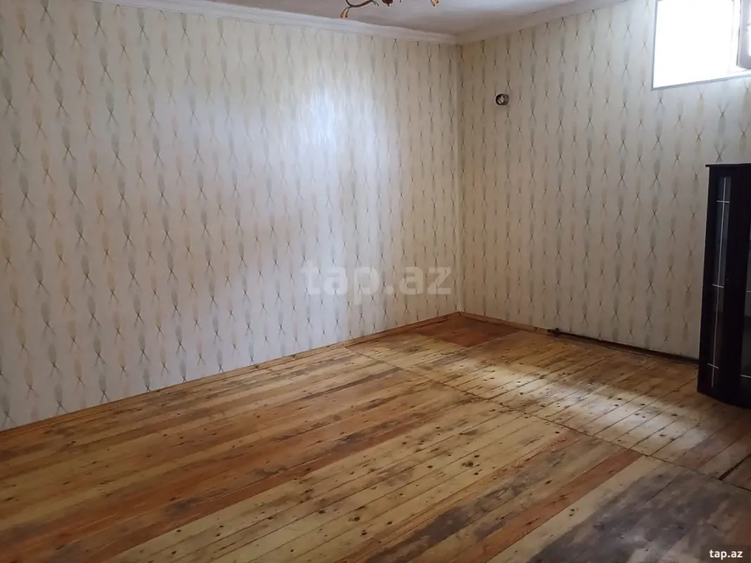 Satılır 4 otaqlı həyət evi 1.5 m²
