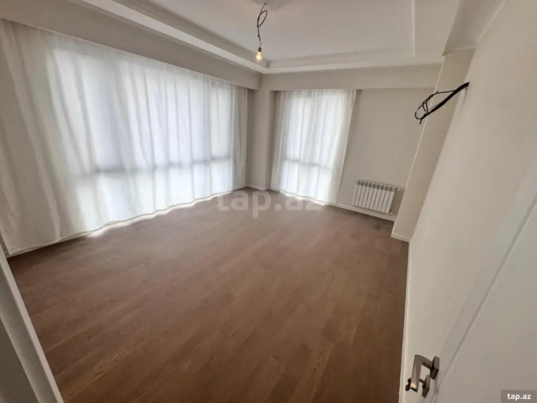 Satılır 3 otaqlı yeni tikili 85 m²