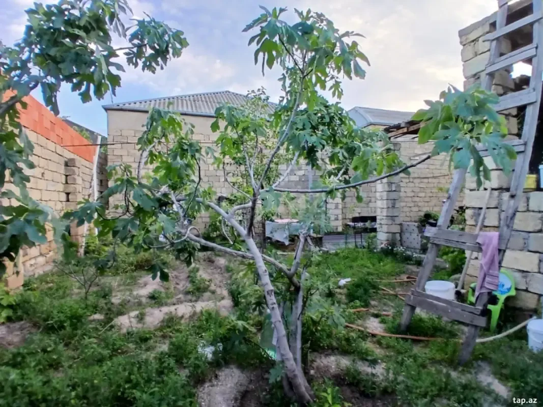 Satılır 3 otaqlı həyət evi 208 m²