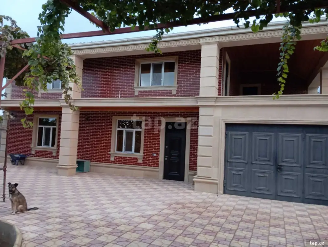 Satılır 8 otaqlı həyət evi 400 m²