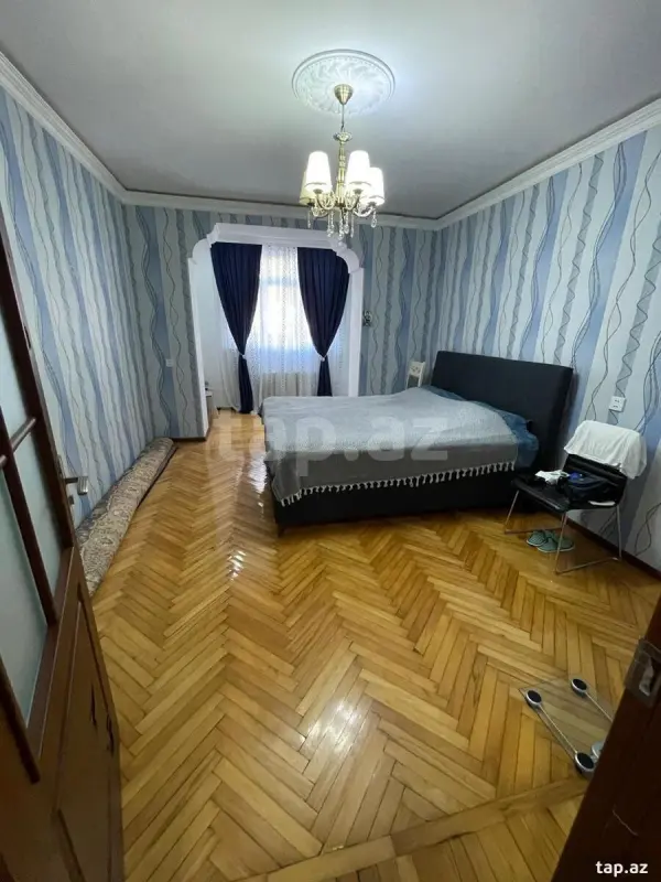 Satılır 4 otaqlı mənzil 115 m²