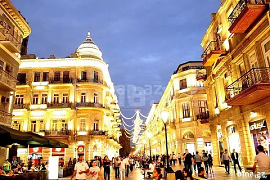 Kirayə verilir 4 otaqlı mənzil 180 m² — Bakı, Sahil qəs. 4 otaq 180.00 m²