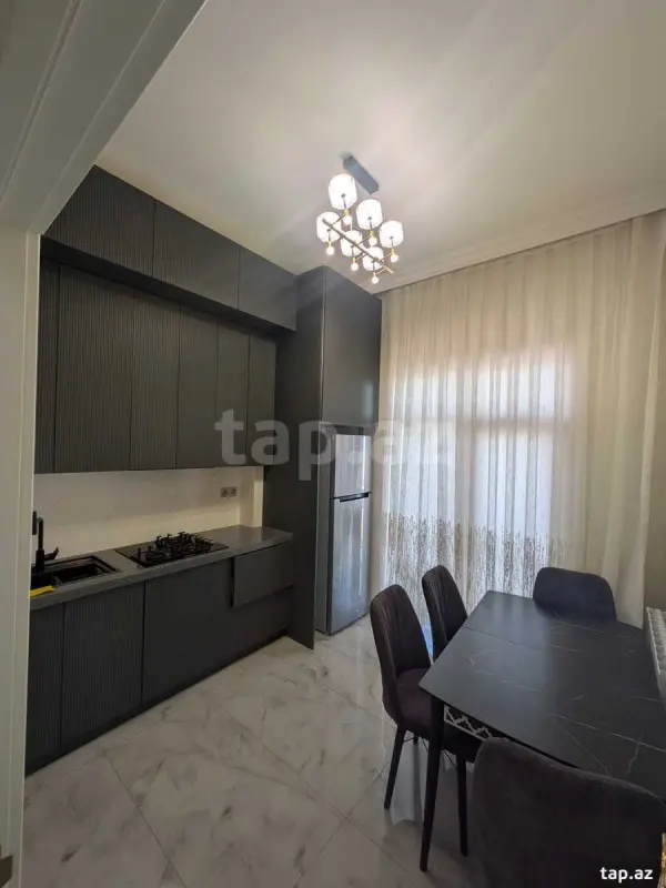 Kirayə verilir 2 otaqlı yeni tikili 65 m²
