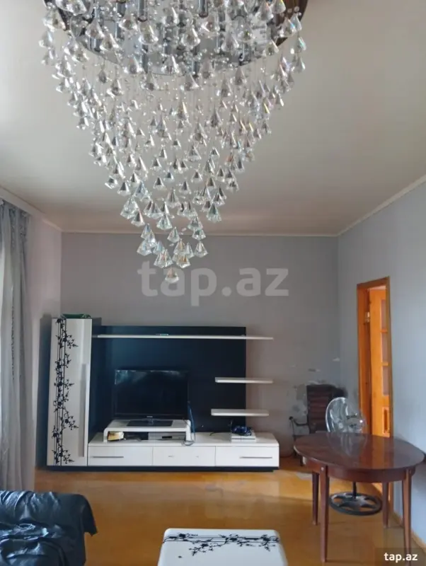 Satılır 5 otaqlı həyət evi 1200 m²