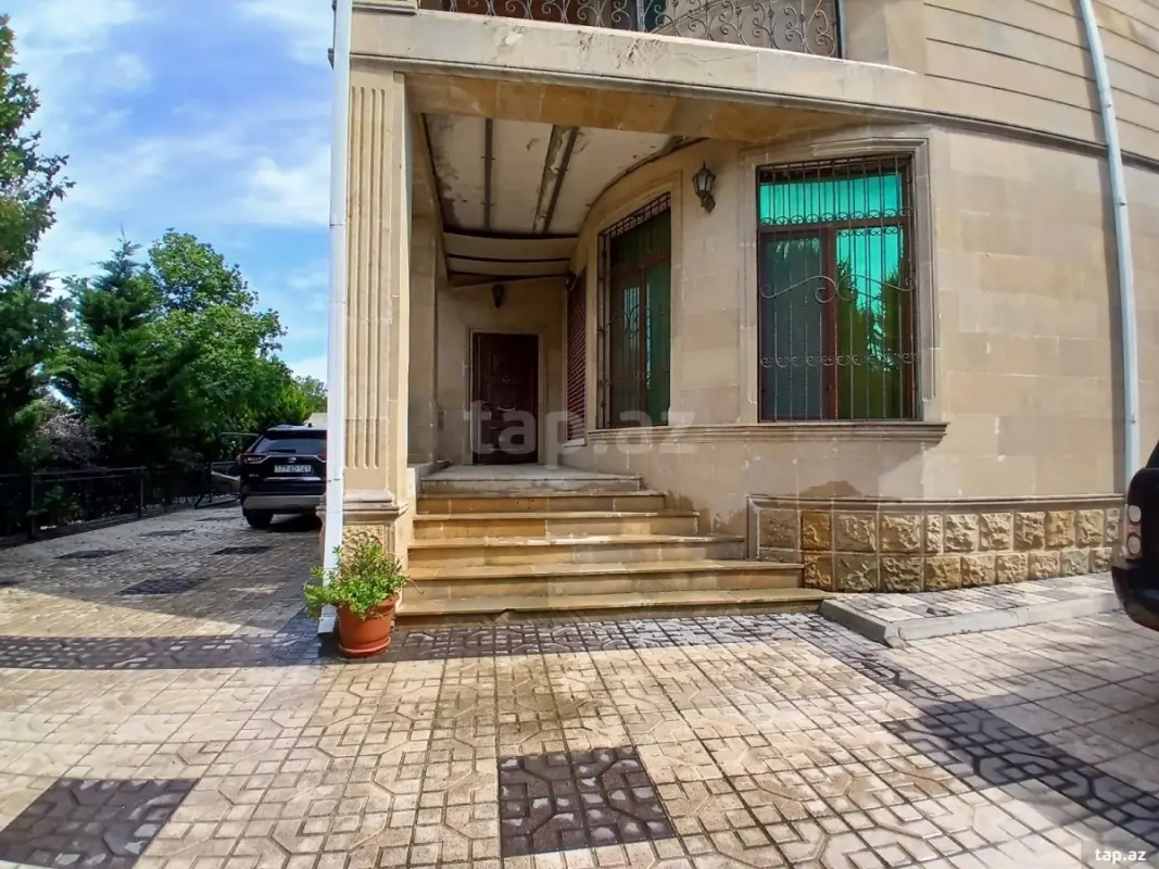 Satılır 6 otaqlı həyət evi 350 m²