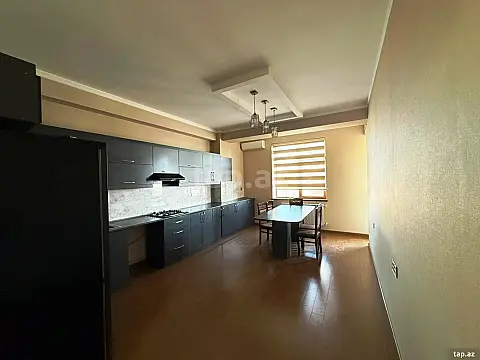 Kirayə verilir 3 otaqlı yeni tikili 145 m² — Bakı 3 otaq 145.00 m²