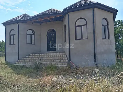 Satılır 4 otaqlı həyət evi 200 m² — Quba 4 otaq 200.00 m²