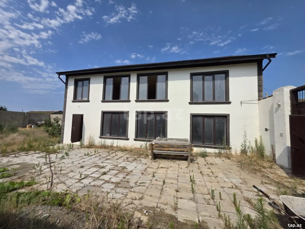 Satılır 7 otaqlı həyət evi 250 m²