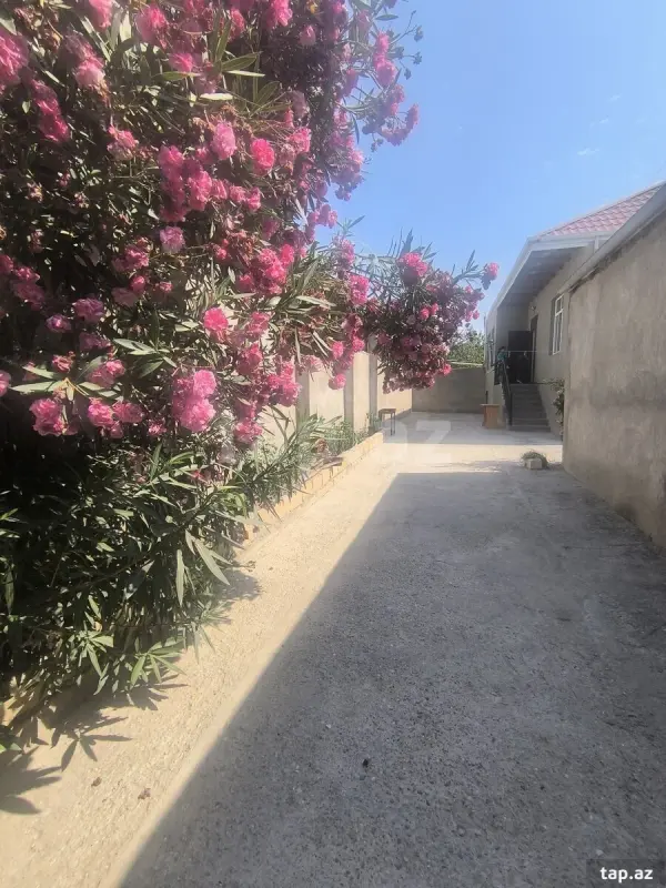 Satılır 4 otaqlı həyət evi 100 m²