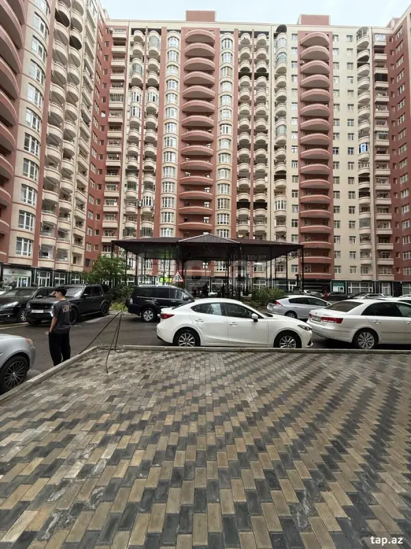 Satılır 3 otaqlı yeni tikili 138 m²