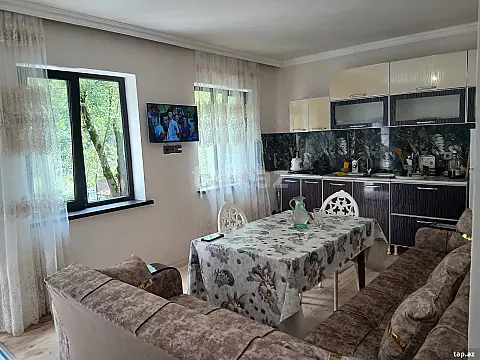 Kirayə verilir 2 otaqlı həyət evi 80 m² — Qax 2 otaq 80.00 m²
