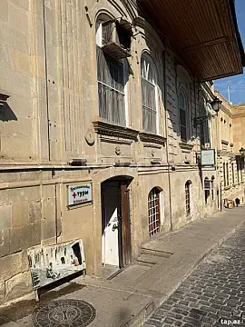 Kirayə verilir 3 otaqlı mənzil 75 m² — Bakı, İçərişəhər 3 otaq 75.00 m²