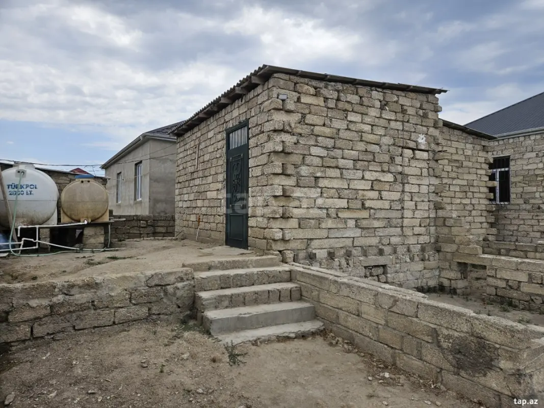 Satılır 2 otaqlı həyət evi 70 m²