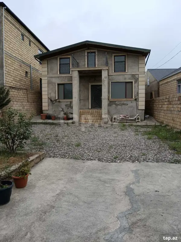 Satılır 5 otaqlı həyət evi 190 m²
