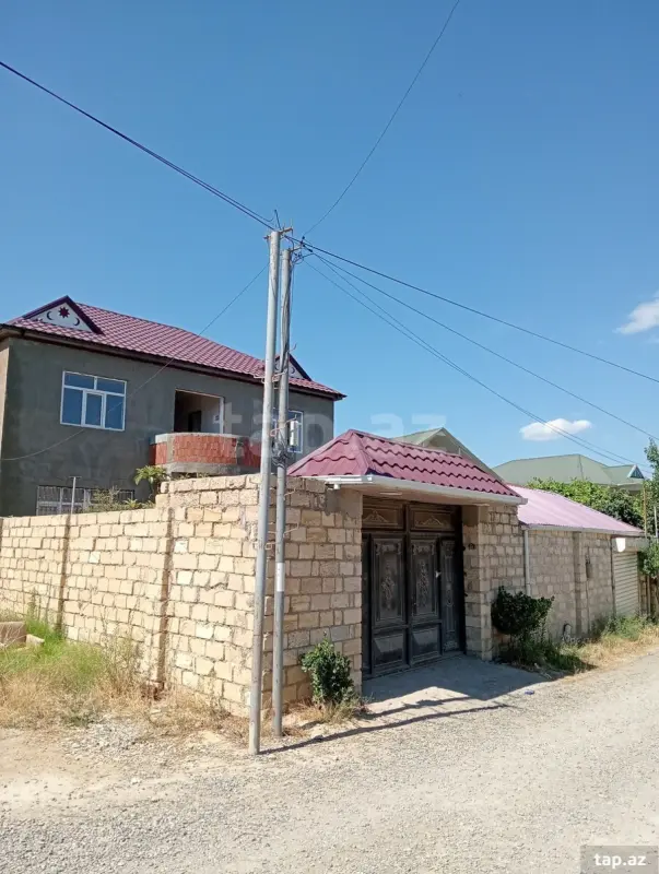 Satılır 9 otaqlı həyət evi 265 m²