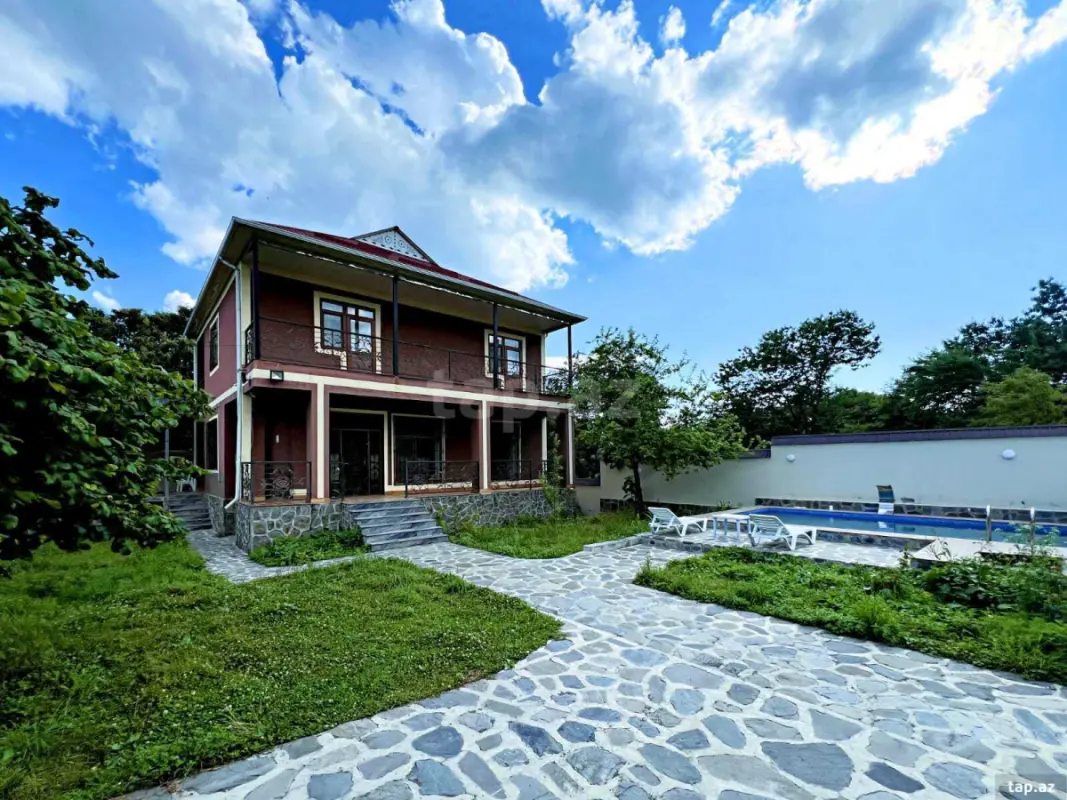 Kirayə verilir 4 otaqlı həyət evi 240 m²