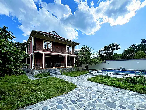 Kirayə verilir 4 otaqlı həyət evi 240 m² — Qəbələ 4 otaq 240.00 m²