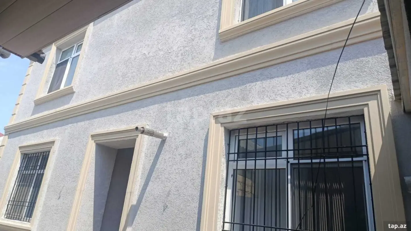 Satılır 5 otaqlı həyət evi 200 m²